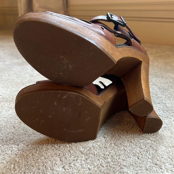 CHLOE Wooden Platform High Heel Cognac
Leather Criss Cross Sandal EU 38 - Picture 3 of 16